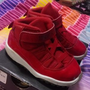Kids jordan 11 gym red